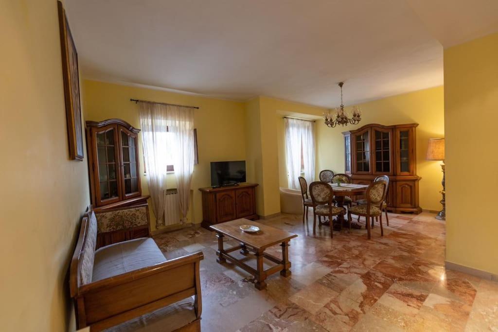 Caldora Apartment L'Aquila Bagian luar foto