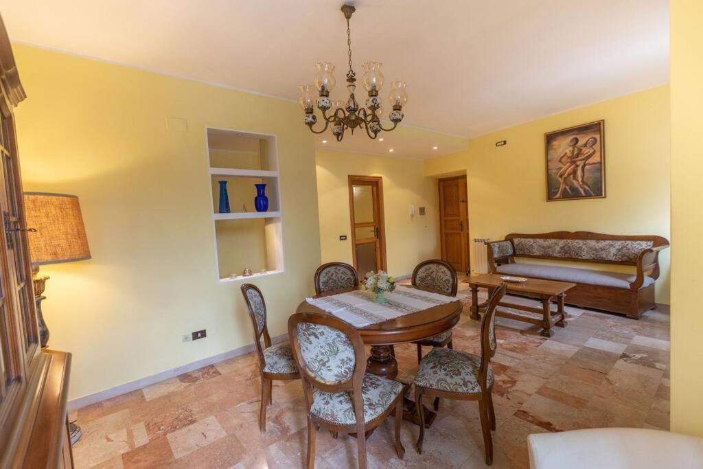 Caldora Apartment L'Aquila Bagian luar foto