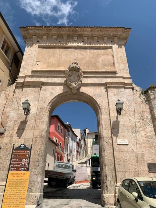 Caldora Apartment L'Aquila Bagian luar foto